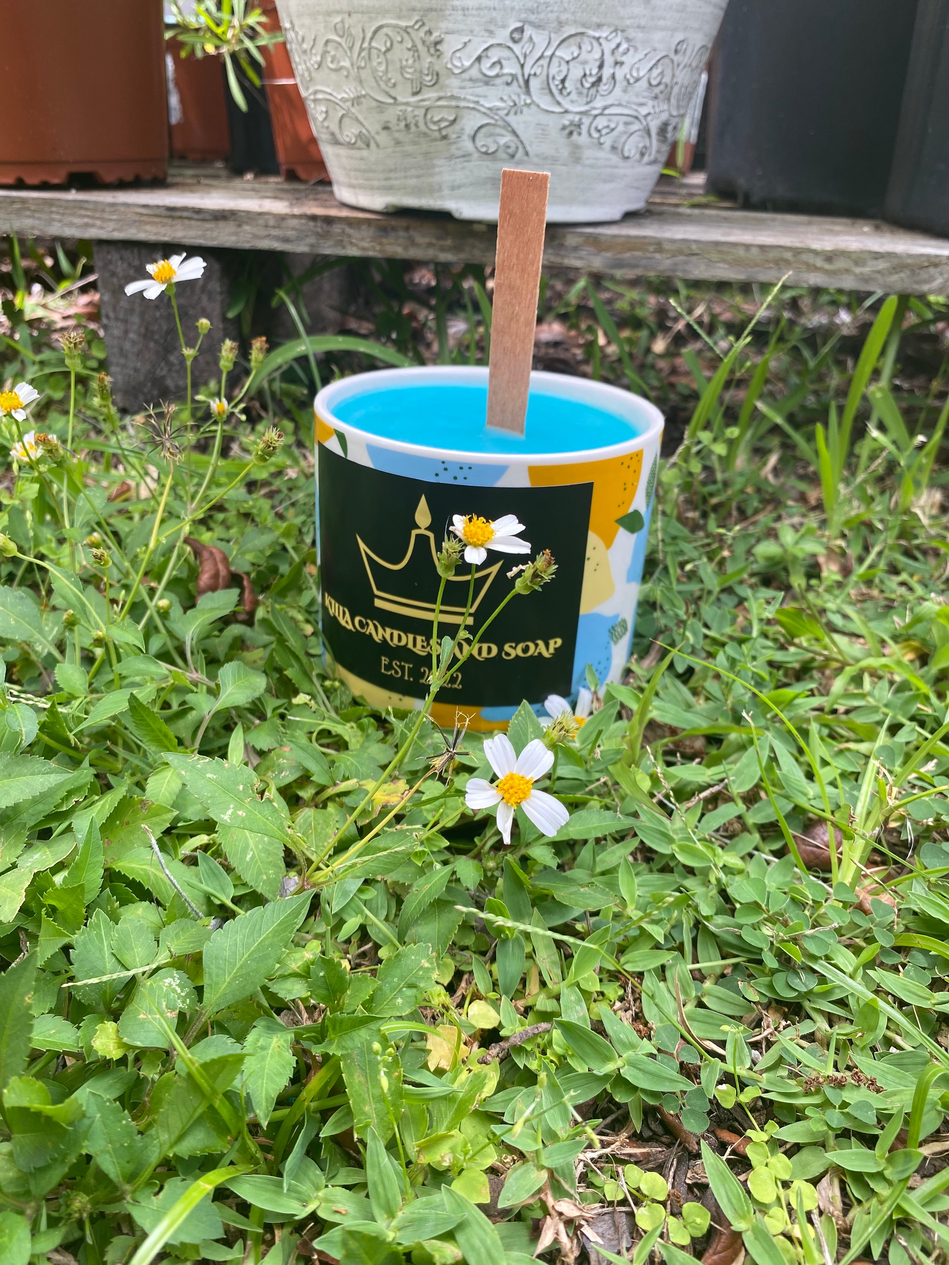 Handmade Small 24.85oz Candle with Scent of Caribbean Sea Breeze.  Candle has Wooden Natural Wick. Comes with a Natural Wood Topper.