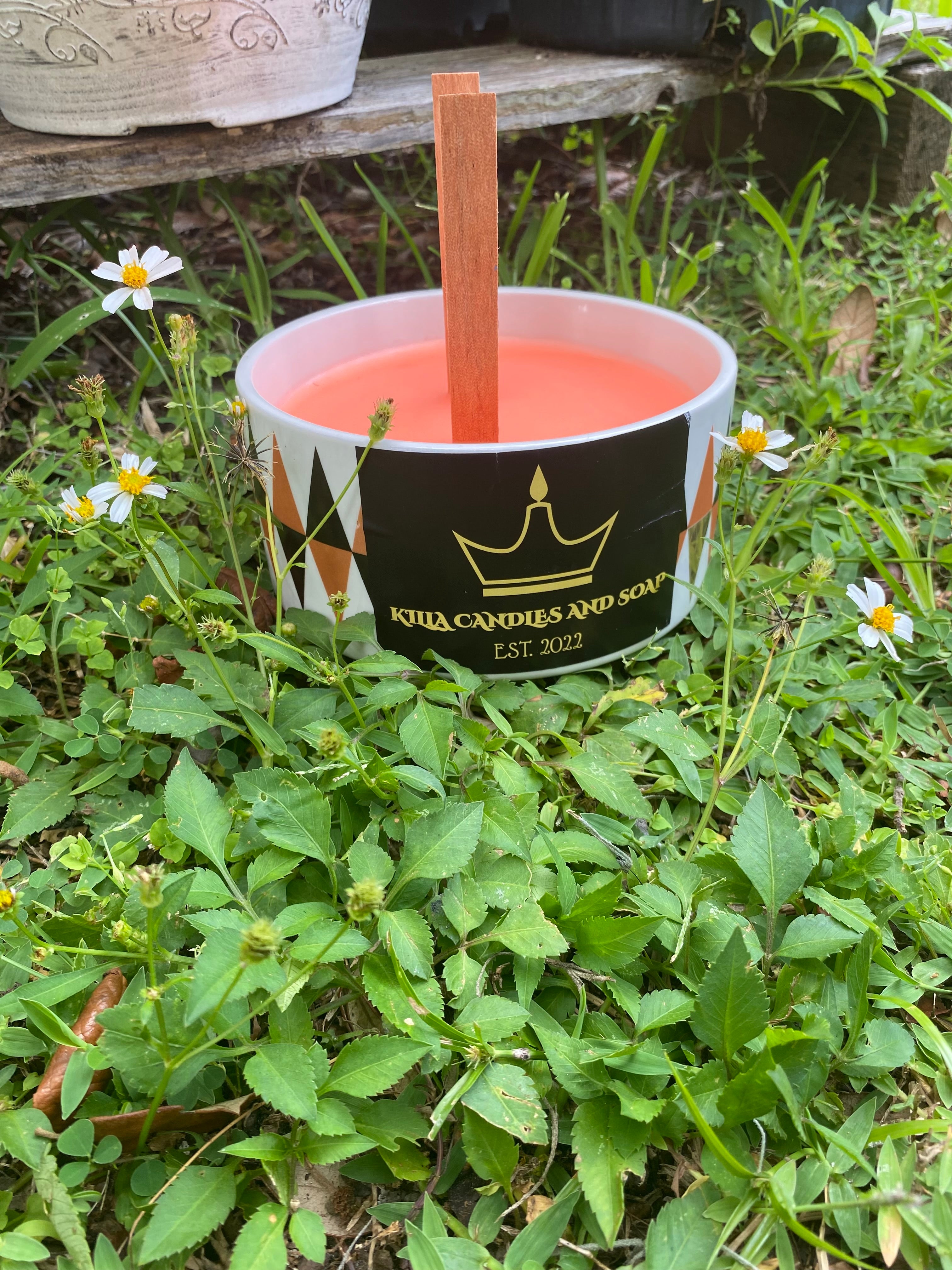 Handmade 39.10 oz Candle with Scent of Sea Moss & Sage. Natural Wooden Wick. Comes with Natural Wood Topper.