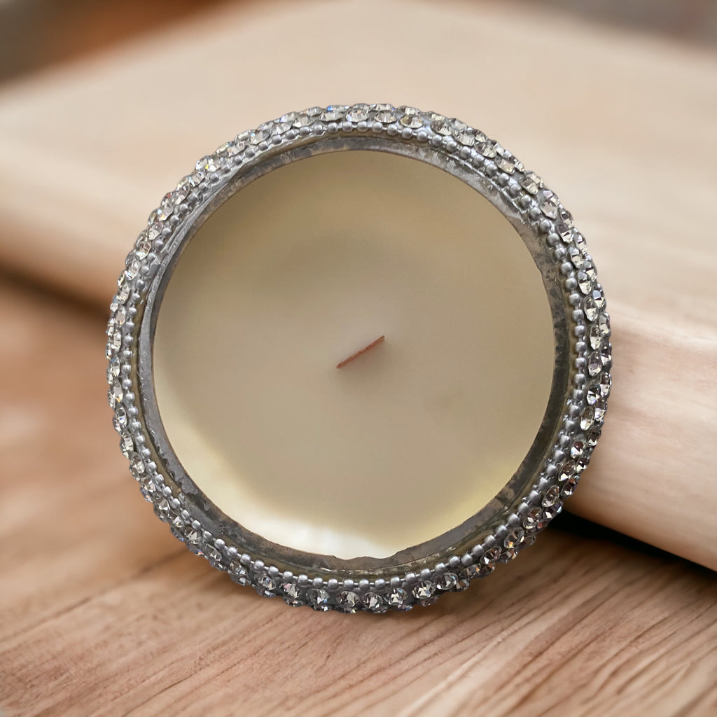 Candle has Invigorating scents of Lemon Baby Red Grapefruit Clementine Lime Blood Orange and Sweet Orange Tangerine Lavender Clove Spearmint Geranium Marjoram Essential Oils with Blends of Peppercorn Citrus Sandalwood Bergamot Amber Cassia Patchouli and Moss Scent Notes with Smell of Amber Cashmere has All-Natural Soy Wax with Wooden Wick for Natural Clean Burn.
