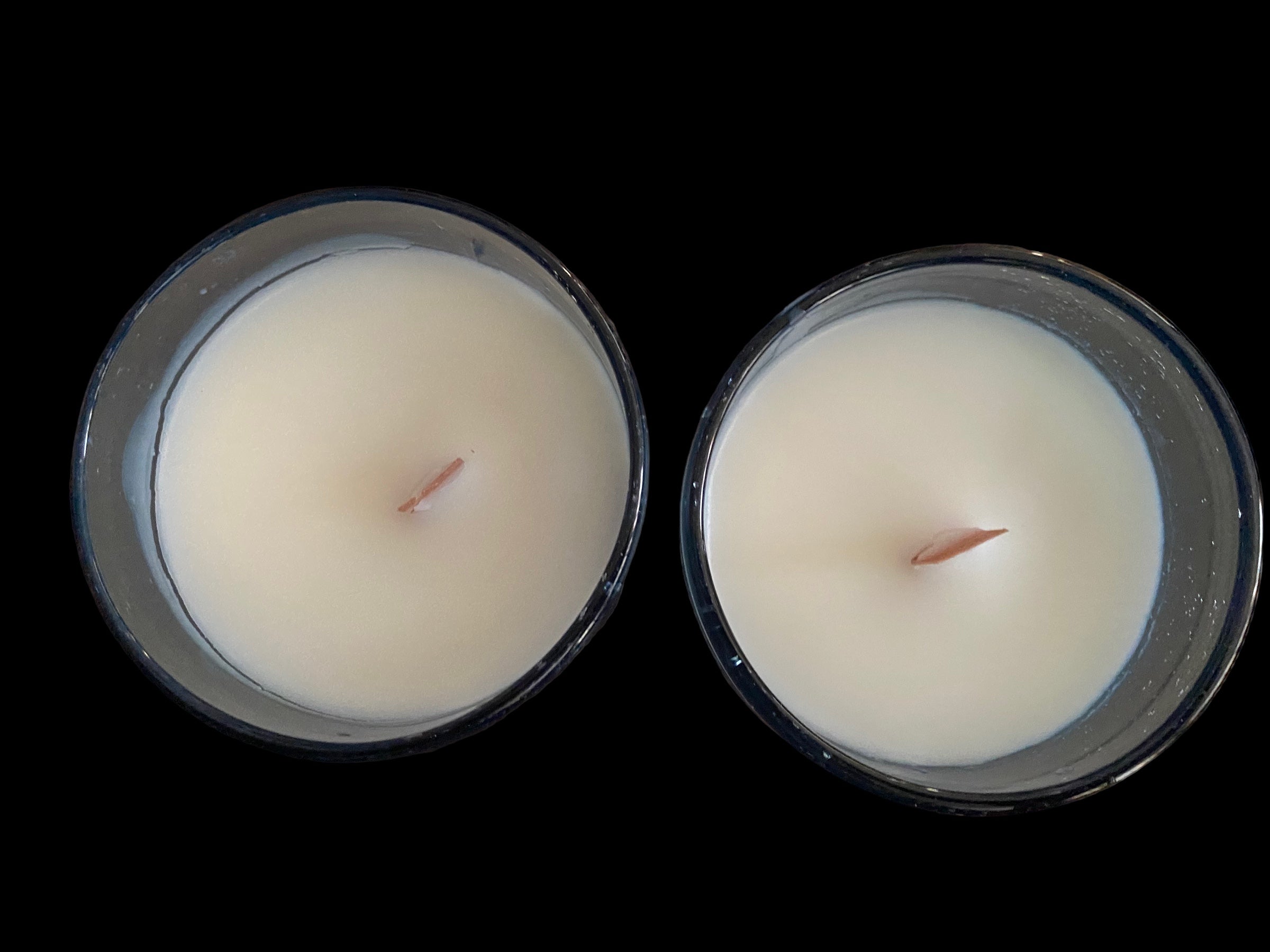 Candle has Invigorating scents of Lemon Baby Red Grapefruit Clementine Lime Blood Orange and Sweet Orange Tangerine Lavender Clove Spearmint Geranium Marjoram Essential Oils with Blends of Mandarin Leaf Tobacco Vanilla Pink Peppercorn Patchouli Cedar Smoked Nutmeg and Tonka Bean Scent Notes has a Warm Rustic Woods Smell with All-Natural Soy Wax with Wooden Wick for Natural Clean Burn.