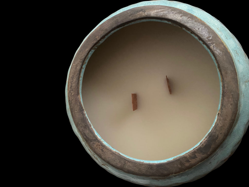 Candle has Invigorating scents of Lemon Baby Red Grapefruit Clementine Lime Blood Orange and Sweet Orange Tangerine Lavender Clove Spearmint Geranium Marjoram Essential Oils for a Scent of Fall Farmhouse with All-Natural Soy Wax with Wooden Wick for Natural Clean Burn.