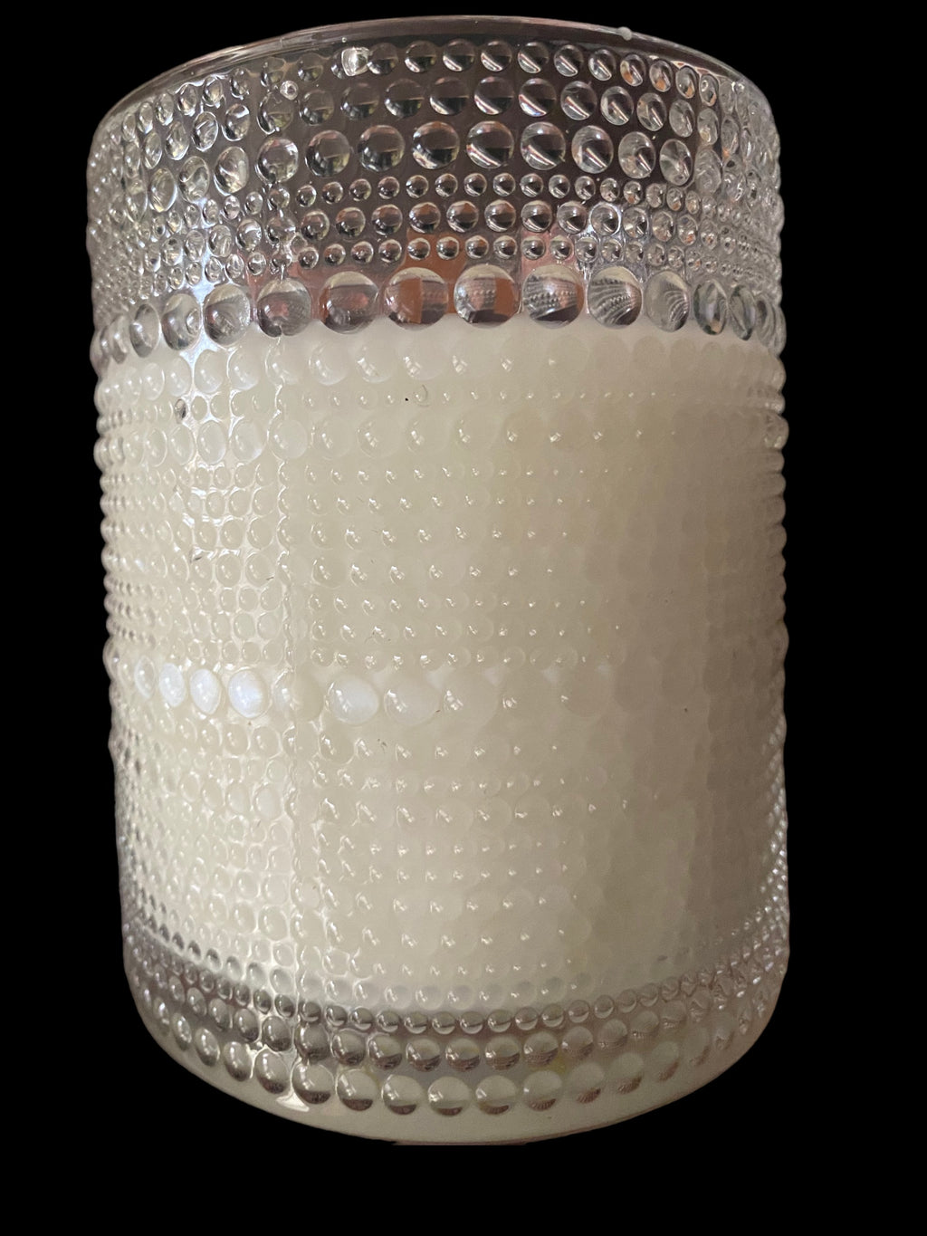 Candle has Invigorating scents of Lemon Baby Red Grapefruit Clementine Lime Blood Orange and Sweet Orange Tangerine Lavender Clove Spearmint Geranium Marjoram Essential Oils with Vanilla Fragrance has All-Natural Soy Wax with Wooden Wick for Natural Clean Burn.